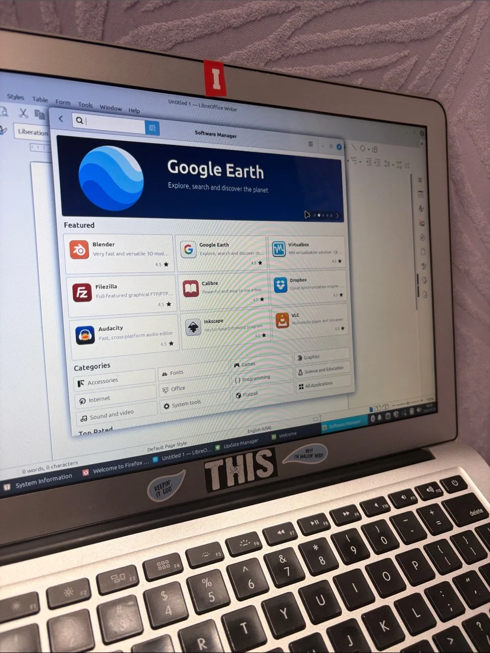 Apple MacBook Air Silver Accent with Linux Mint XFCE 64 bit